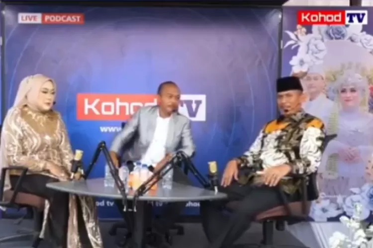 Arsin, Kepala Desa Kohod yang buat resepsi pernikahan sang anak 3 hari 3 malam hingga ditayangkan di Kohod TV. (Foto:X @yaniarsim)